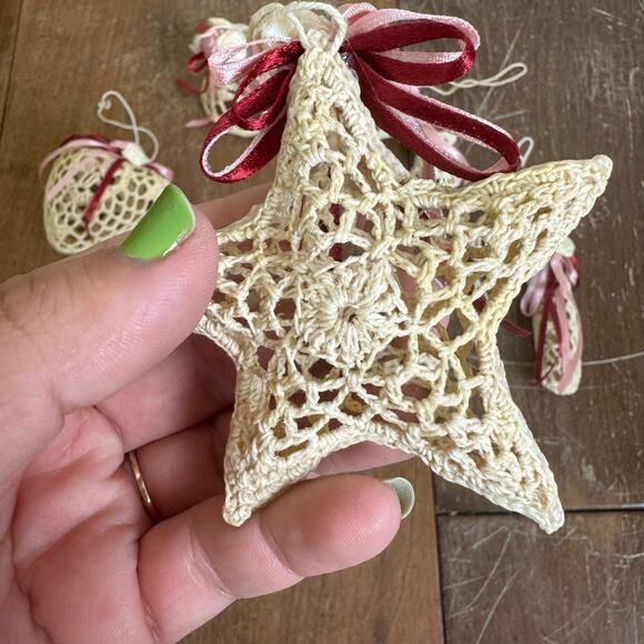 Starched 3D handmade doily ribbon Hand Crafted Christmas Ornament Collection - Picture 6 of 9